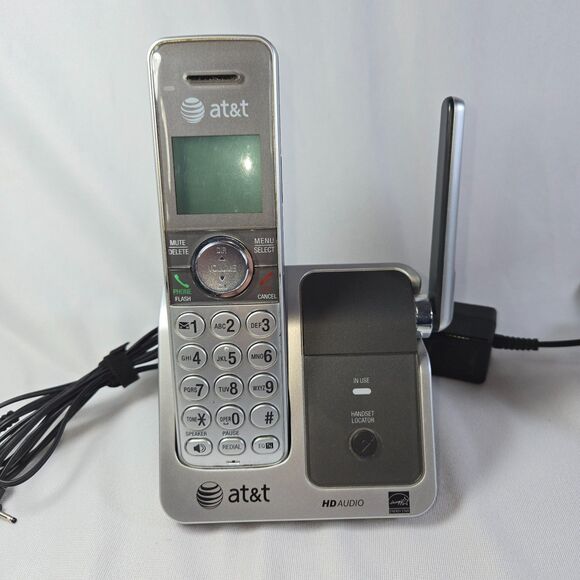 AT&T CL81301 DECT 6.0 Cordless Phone 3 Handsets Main Base Charging Base AC Adapt - Picture 4 of 16